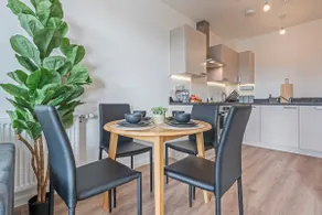 Modern Wembley Stay I 5 Mins to Stadium I Sleeps 6 - Image 3