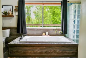 The Cabin - Image 5
