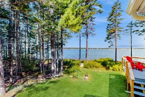 3BR Riverfront Dog Friendly | Deck - Image 2