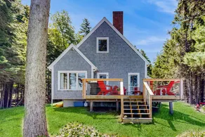 3BR Riverfront Dog Friendly | Deck - Image 3