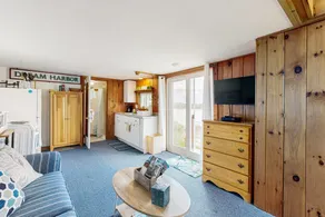 Cozy Studio Oceanfront | Deck - Image 5