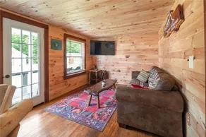 The Goodyear LakeShore Lodge - Image 2