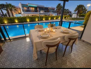 850m to the sea, Detached House with Pool, Shopping Mall in Front - Image 4