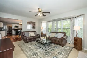 4br Family and Dog Friendly 15 Mins to St. Charles - Image 3