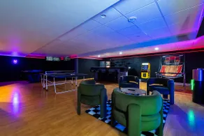 Private City Cottage | Pool | Arcade | Poker Room - Image 4