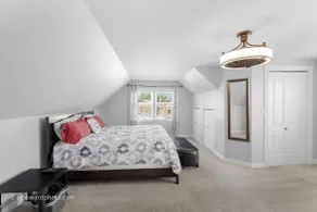 Evergreen Park 4 bd/3 BA w/Theater, Gym, & Parking - Image 5