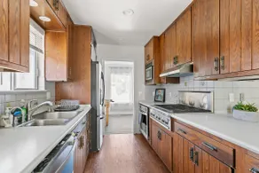 Newly Furnished & Spacious 8Q/3BA House. a - Image 4