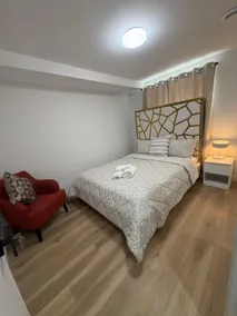 Cozy and Stylish Private Basement Suite - Image 5