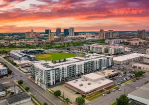 Luxury 2BR Steps from Railroad Park - Image 2