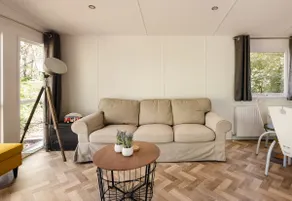 Modern chalet in wooded surroundings - Image 2