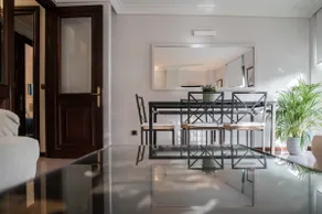 Two-Bedroom Apartment with a View in the City Center - Image 5