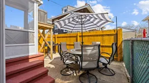 3br Newly Renovated Beach House Sleeps 10 - Image 3