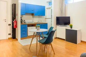 Apartment near the center/lake, Wi-Fi and A/C - Image 2