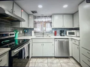 4 Bedroom River Home on Golf Course Near River - Image 5