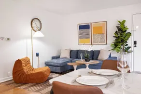 2BR Seattle Cozy Stay | AC, Near UW & Transit - Image 3