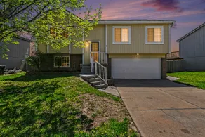 Designer 4BR Retreat | Sleeps 8 | 2 Car Garage - Image 5