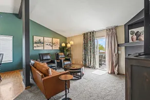 Designer 4BR Retreat | Sleeps 8 | 2 Car Garage - Image 2