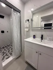 Stylish Private Suite • Near Sawgrass & FLL - Image 5