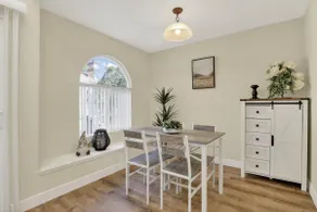 Beautiful 2 Bedroom Condo 10 min from the Strip - Image 5