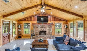 Lolli-Pop Lakehouse - Image 2
