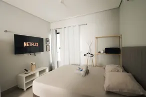 7- Fully equipped studio with air conditioning and laundry - Image 3