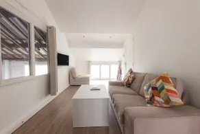 Studio with air conditioning + free parking - Image 4