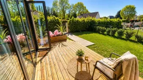 Premium Wood Cottage Villa Air-conditioned /garden - Image 4