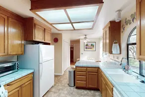 Cloverdale Hillside Lodge on 7 Wooded Acres - Image 4
