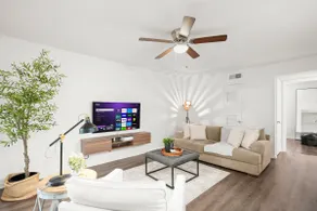 Hyde Park Luxury | Near UT, Downtown, King Bed - Image 4