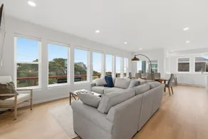 Sea View-New, modern, steps to beach - Image 3
