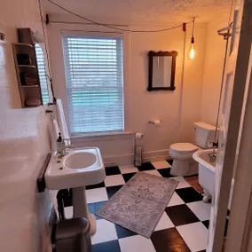 Point Edward, 2nd floor suite, Sharkhouse - Image 5