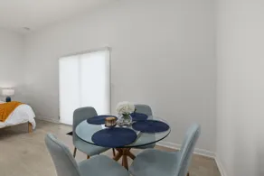 Garage Studio King + Queen | Private Patio - Image 3