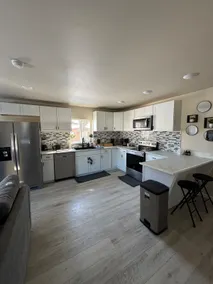 Gold Rush Cottage - Image 2