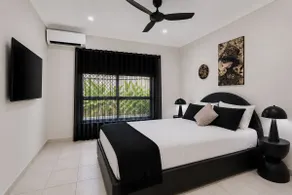 Rosebery Ritzy• Pool• Vivacious Shaded Haven - Image 3