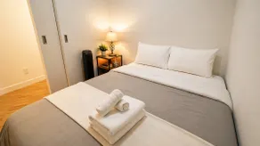 Tranquil Urban Escape, Cozy City Living - Image 5