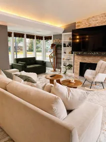 Luxury Riverside Pool & Family Retreat - Image 2