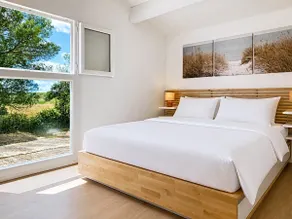 Le Clos des Tamaris: 2-bedroom, A/C, Wi-Fi, terrace, pool - Image 3