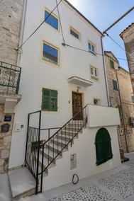 City Square Apartment Makarska - Image 3