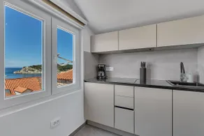 City Square Apartment Makarska - Image 4