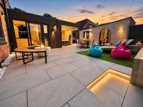 Island-Style Beach Retreat - Hot Tub & Sauna Bliss - Close to AFC Bournemouth - Close to Town and Beaches - Image 5