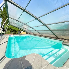 Elegant family house with terrace & pool - Image 2