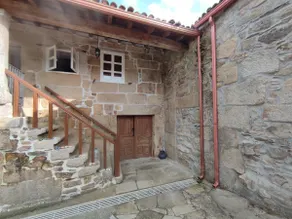 House w/ Garden 1800m² | Free Dogs | EV Charge - Image 5