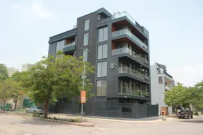 Exclusive 1 BHK Luxury, Balcony, Tub, Work St Park - Image 3