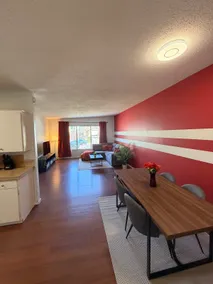 Cozy 2BR Suite Near Zoo & downtown Walk to C-Train - Image 2