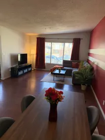 Cozy 2BR Suite Near Zoo & downtown Walk to C-Train - Image 4