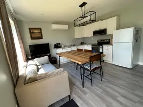 Modern Queen St Duplex 4BRs - Image 2