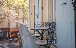 Le Central – Downtown, Fiber Optic, Balcony - Image 4
