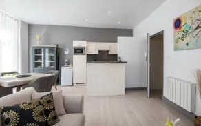 Le Central – Downtown, Fiber Optic, Balcony - Image 2