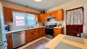 *Newly Renovated* Easily walkable to Downtown! - Image 5