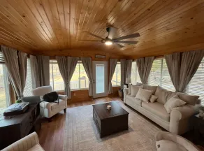 The Little Chalet Lake Retreat - Image 5